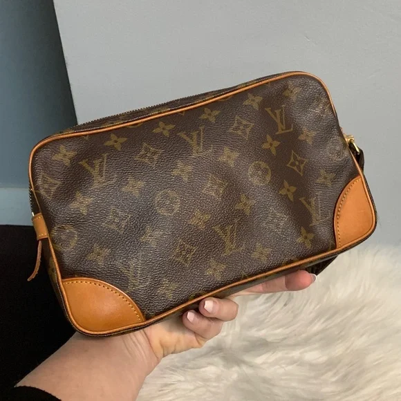 1991 authentic Louis Vuitton Dragonne GM wristlet - Picture 4 of 17